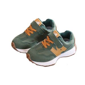 Sneakers Kids Pu skóra Lekkie miękkie, miękkie sneakery Sole Treakers Non-Slip Children's Sports Boys Girls Autumn Flat Buty podróży 230331