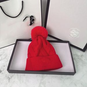 Hot Designer Hats Men's and Women's Beanie Fall/winter Thermal Knit Hats Letter Jacquard Unisex Warm