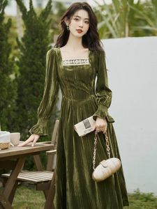 Casual Dresses French Style Autumn Winter Women Warm Dress Square Collar Floral Lace Patchwork Olive Elegant Velvet Delicate Midi