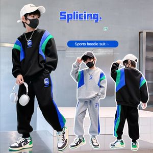 Giyim Setleri Sonbahar Çocuk Giysileri Boy S Pamuk Spor Nakış Mektubu Tişört Pantolon 2 PCS Setler Çocuklar Erkek Sweatshirt Sweatpant Trachsuit 230331