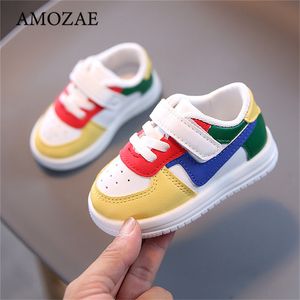 Sneakers Buty Buty Buty Boys Buty sportowe dla dziewcząt Dziewczęce Słodki mieszkania skórzane trampki Dzieci Modne niemowlę małe małe buty Buty 230331