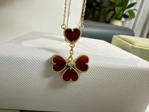 High quality Designer Luxury heart necklaces vanly cleefly Clover Pendants Classic Women Four Leaf Pendant Necklaces Jewelry Womens Party Gift
