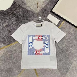 Moda dziecięca t-shirty luksusowy projektant t shirt topy koszulki chłopcy dziewczęta czerwone wiśnie haftowana litera bawełniany pulower z krótkim rękawem AAA