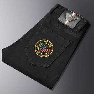 Jeans neri autunnali invernali da uomo coreani slim fit piccoli ricami con ricamo pantaloni da uomo di fascia alta