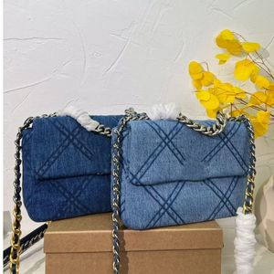 19 개의 플랩 가방 작은 26cm 블루 데님 퀼트 플랩 지갑 고급 디자이너 여성 크로스 바디 골드 스트랩 치안 가방 중간 핸드백