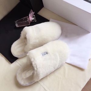 Chanellies Fur Chandal Chanelity Slippers Designer Toe Designer bloqueio C Fazeto de peles FAUX MULES MULHERES ASSENHO DE ASSENHO DE