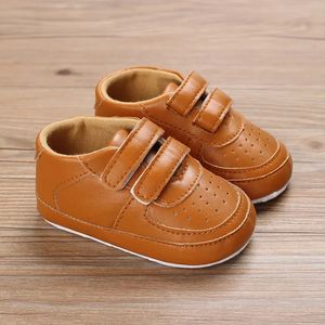 Första Walkers Brand Baby Boy Moclassi Kashin Casual Sports Shoes Baby Shoes bekväma mjuka sulor 231031