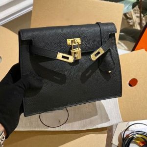 designväska handväska kvinnor äkta läder mode tote påse axelväskor crossbody handgjorda toppkvalitet tote lyxdesigners handväska plånbok klaff liten fyrkantig väska