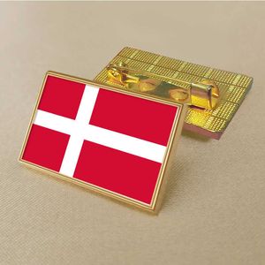 Party Dinamarca Pino de bandeira 2,5*1,5 cm de zinco de zinco PVC Citch de medalhão retangular de ouro revestido a cores sem adicionado resina