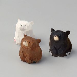 Decorative Objects Figurines 1Pcs Cute Mini Wooden Bear Solid Wood Hand Carved Miniature Polar Crafts Ornaments Tabel Decorate Kids Gifts 231101