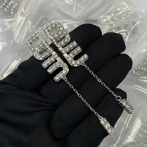 Orecchini a lobo di design Orecchini pendenti designer per donneOrecchini con diamanti Lampadario di perle Placcato in argento MLU MLU accessori gioielli orecchini orecchini