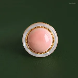 Klusterringar söt hög nivå design rosa och vit emalj runda för kvinnor enkelhet elegant parti i förlovningsring smycken