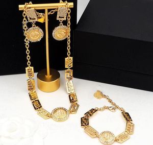 Female Designed Brass Thick Chain Necklace Bracelet Sets Greece Pattern Banshee Medusa Portrait Hiphop Punk Birthday Festive Party Gifts Designer Jewelry MS6 --09