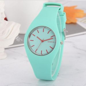 Avanadores de pulso Fino Genebra Candy Color Silicone Vestes Gree For Women Student Jelly Casual Men Casual Presente Simple Rellojes Para MujerWristwatch