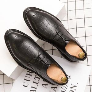 Sapatos de vestido masculino respirável brogue couro marrom vintage gravura negócio formal desgaste noivo casamento com terno yout