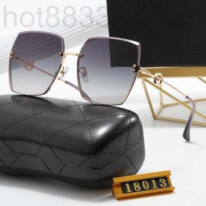 Sunglasses Designer 2023 New High Definition Nylon Lens Polished Electroplated White Copper Mirror Frame Leg Wire Style Straight Hair 0ZPF