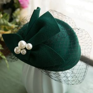 Beralar saf yün Faşator Düğün Şapkası Pillbox Şapkası Kadınlar için Kokteyl Partisi Vintage Lady Winter Solid Bere Şapka Hostesler Kapağı 231031
