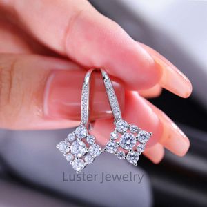 Lustro bellissimo cerchio con ciondolo in moissanite da donna in argento 925 con taglio brillante rotondo per fidanzamento