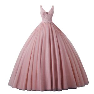 Quinceanera sukienki Księżniczki Aplikacje cekiny frezowanie głębokie suknia balowa tiulu w szyku w szyku w nowym tiulu