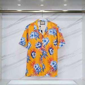 202SS Hot Mens Beach Camisas de designers Rastreos de verão Ternos de verão Camista Fashion Seaside Holiday Shirts Sets