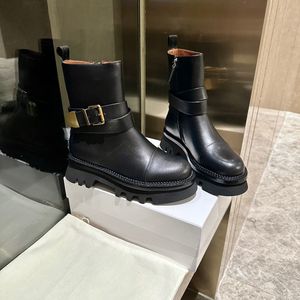 Designerskie buty Klasyczne czarne luksusowe zimowe krótkie rękawie Martin Outdoor Tourism skórzane kostki Chelsea