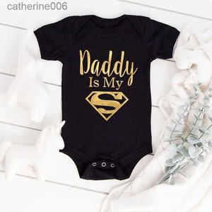 Jumpsuits Baby romper nowonarodzony chłopcy dziewczęta ubrania złoto tata jest moim bohaterem zabawny nadruk niemowlę Jobsek słodki swobodny bodysuitl231101