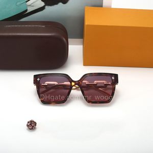 2023 Black Frame New Women Sunglasses УФ -защита HD постепенное обесцвечивание