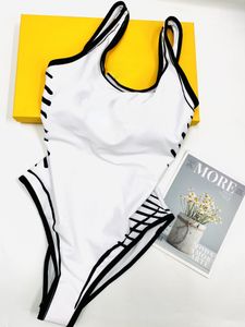 Tasarımcı 2023 Bikini Sıcak Satış Bikini Kadın Moda Mayo Stok Mayo Bandaj Seksi Mayo Seksi Pad Tow-Par-Parça Tasarımcı Bikini Yaz Seksi Mayo