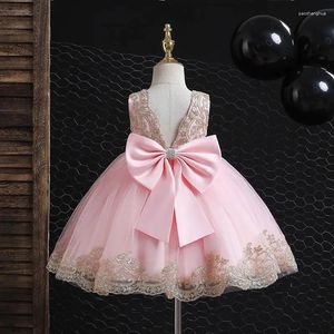 Flickaklänningar Tiered Layers Tulle Dress 2023 Spädbarn Baby Gown V Back Design Flower Wedding Clothes Fluffy Bow Knot Princess Party