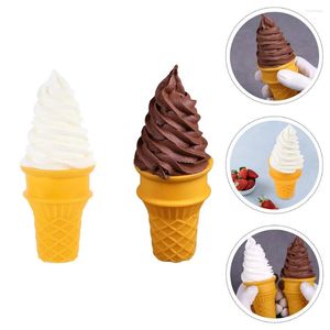 パーティーデコレーション2 PCSミニケーキシミュレーションアイスクリーム愛らしいおもちゃ小さな円錐像ショッピングカートプラスチックモデルの子供