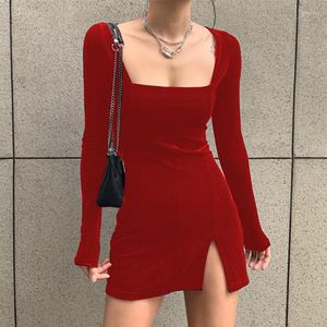 Casual klänningar kvinnor retro sammet långärmad miniklänning kvinnlig koreansk vår och höstlila röd svart kort vestidos streetwea