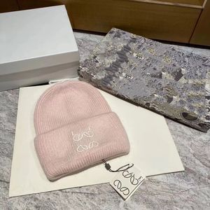 2023top Lowewe Beanie Mens Hants Designer Hatsパーソナライズされたトレンドヒップホップウィンターハットグリーンハットレッドハットブラックプレミアムハット