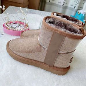 2024 AUSTRALISK DESIGNER CLASSIK CLEAR MINI UGGSITY SOOTS SHEELL WOOL CASHMERE BARN BARN BARN BARN KORT II TRIPLET Australien Baby Boys Girls Winter Boot 915es