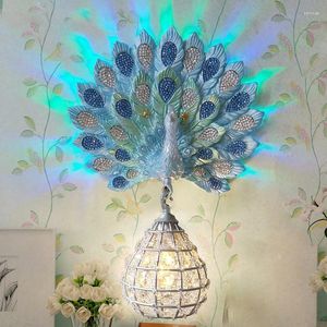 Lampa ścienna nowoczesne luksusowy Azja Południowo -Wschodnia kolorowy K9 Crystal Metal Bird Nest Lubshade Dibock Peacock LED na przejście tła