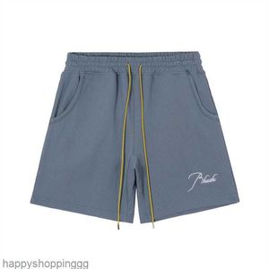 Premium-Rhude-Shorts mit gesticktem RH-Schriftzug auf der Vorderseite, zwei Seitentaschen, maßgeschneiderter Chevron-Gesäßtasche, verlängerten Kordelzügen, kurzer LPM-Lulusup