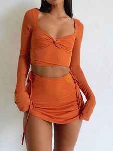 Röcke Frauen Sommer Kleidung Outfits Y2K Sexy Einfarbig Herzförmiger Ausschnitt Langarm Crop Tops Side Tie-Up Strand Mini Set