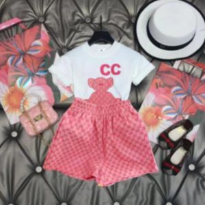 Conjuntos de roupas de grife de luxo infantil camiseta rosa com monograma shortst moda marca de moda britânica verão tesouros infantis e meninas algodão duas peças