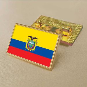 Spilla bandiera ecuadoriana del partito 2,5 * 1,5 cm Distintivo medaglione rettangolare in oro rivestito in PVC pressofuso in zinco senza aggiunta di resina