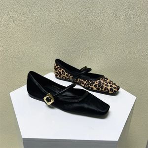 Elbise Ayakkabı Moda Kadınlar Düz Ayakkabı Yuvarlak Toe Leopar Baskı Ayakkabı Sıradan Nefes Alabilir Slip-On Düz Açık Dış Maddeler Mary Jane Ayakkabı 231031