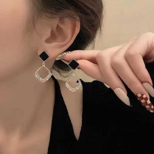 Stud 2024 New Fashion Trend Design Elegant Square Earrings Women Jewelry Party Gifts Wholesale R231124