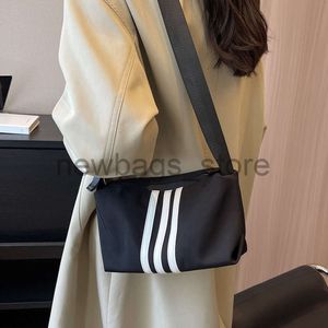 Bolsas de moda feminina Bolsa de pano de nylon para mulheres com grande capacidade 2023 Novo verão versátil ombro único crossbody travesseiro de textura avançada