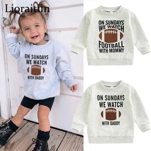 Hoodies Sweatshirts 0902 Lioraitiin 06Years Toddler Kids Girl Boy Sweatshirt Ball Season Daddy Mommy Letters Football Print Pullover Tops 230331