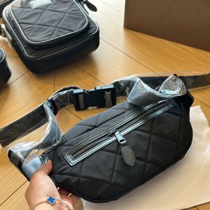 NOWOŚĆ MRES MĘŻCZYZN KLASYJNE PROJEKTOWANIE TABY NYLON CANVAS BAGS FANNY PAKIET KOCHODA KOCHODY MĘŻCZYZNA KOBIETA BURRBERY MARK BAGS BUMBAG Crossbody Bum Monety Portfort