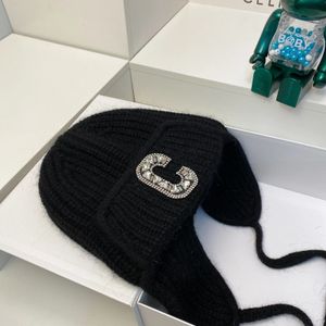 Beanie/skalle kepsar c brev rhinodiamond kanin hår öronskydd stickning hatt ungdom söt wrap ansikte ålder reducerande ull hatt nordisk vinter kall hatt 231102