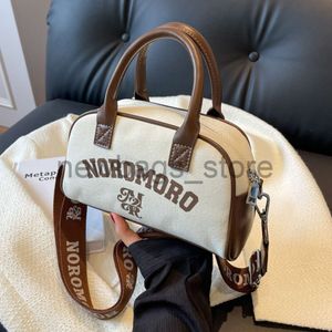 Bolsas de moda feminina Bolsa pequena popular deste ano para mulheres no outono versátil 2023 Nova banda larga ombro único crossbody texturizado travesseiro portátil