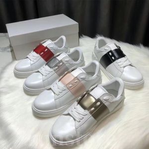 Högkvalitativa läderskor designer sneaker lyx nit platt skor snörning utomhus lapptäcke rosa svarta vita sneakers mode casual brädskor