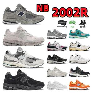 NB 2002R Män Dam Löparskor Skyddspaket Phantom Atlas Lemon Haze Water Year Be The Guide Black White Camo Olive herrsportsneakers