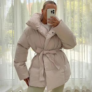 Kvinnor Down Parkas Malina Winter Thick Stand Collar Parkas Kvinnor Fashion Tie Midjrockar Kvinnor Elegant solida korta vadderade jackor Kvinnliga damer 231101