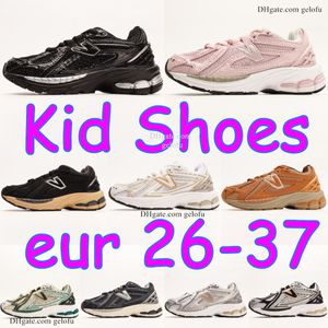 1906 Kids Designer Sneakers 1906s Småbarn Rinnande skor pojkar flickor svarta tränare barn ungdom barn sko ficka vete vit rosa grön grå gyllene storlek eur 26-37