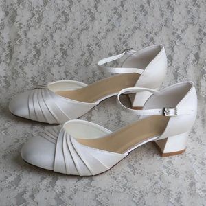 Kleidschuhe Wedopus Design Geschlossene Spitze Hochzeit Braut Satin Elfenbein Blockabsatz